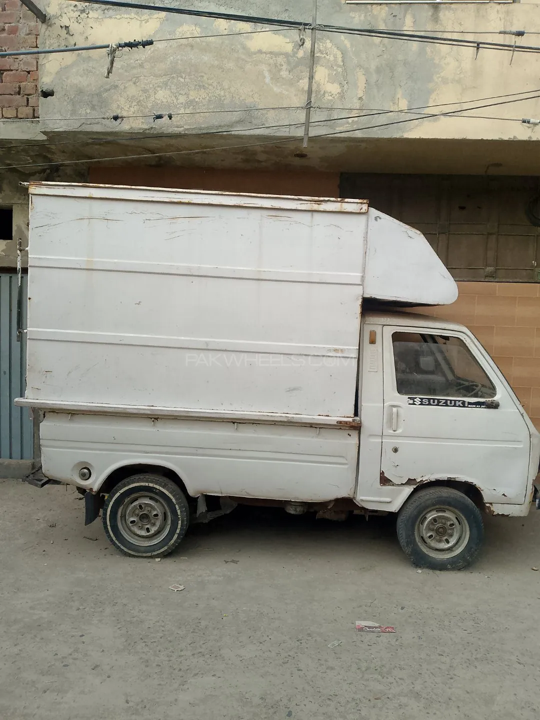 Suzuki Ravi