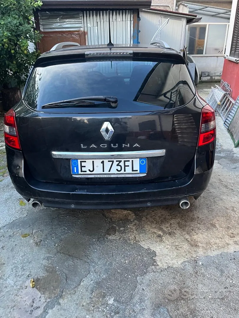 Renault Laguna 2011 photo 4