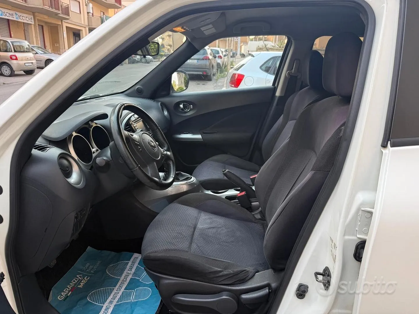 Nissan Juke 2012 photo 4
