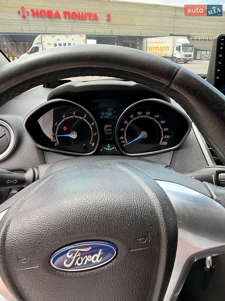Ford Fiesta 2013 photo 3