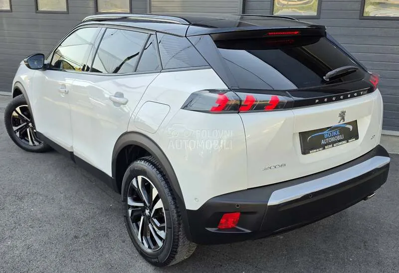Peugeot 2008 2021 photo 4