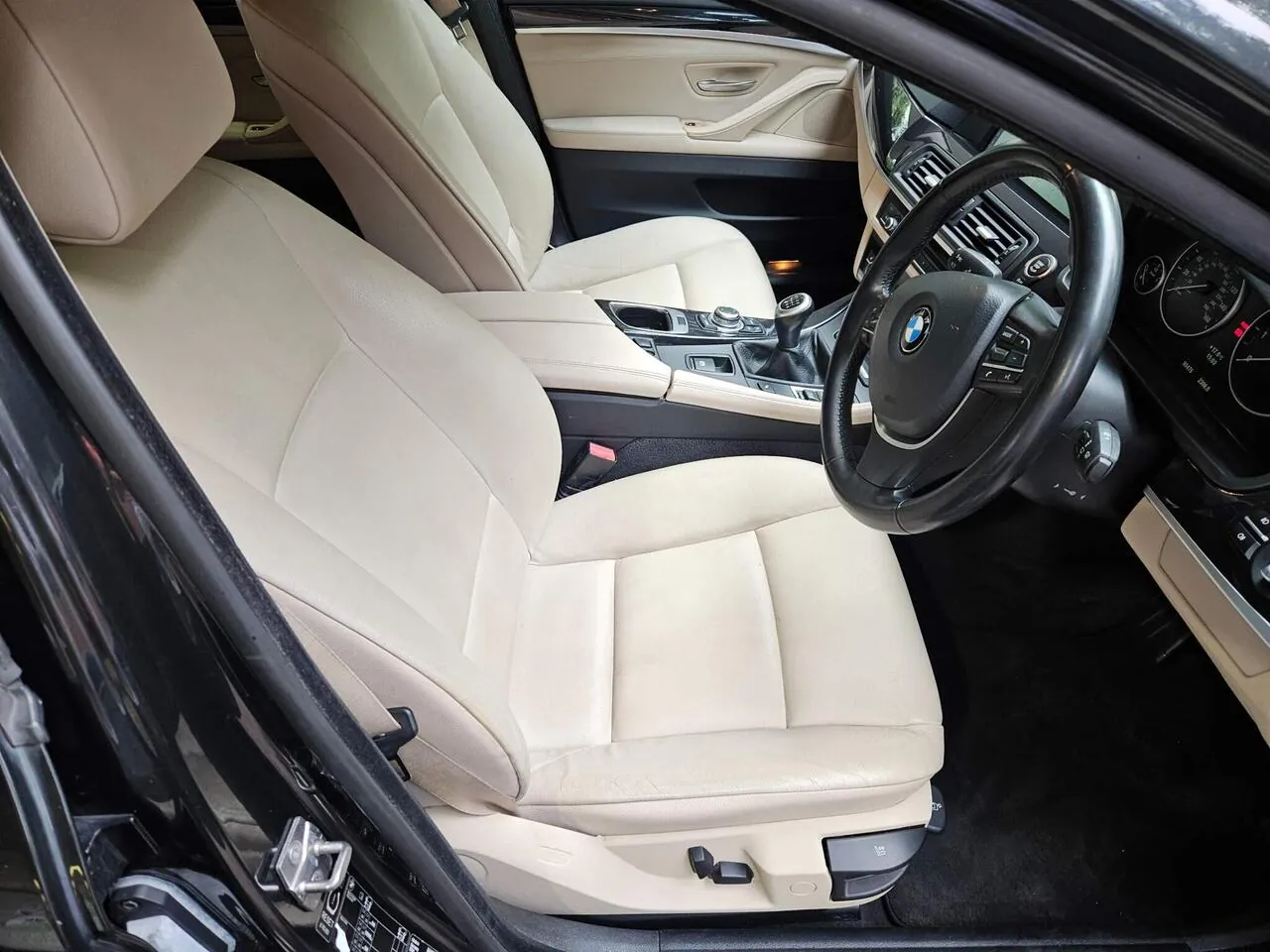 BMW 5 Series 2012 photo 3