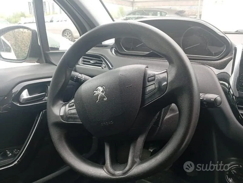 Peugeot 208 2017 photo 5