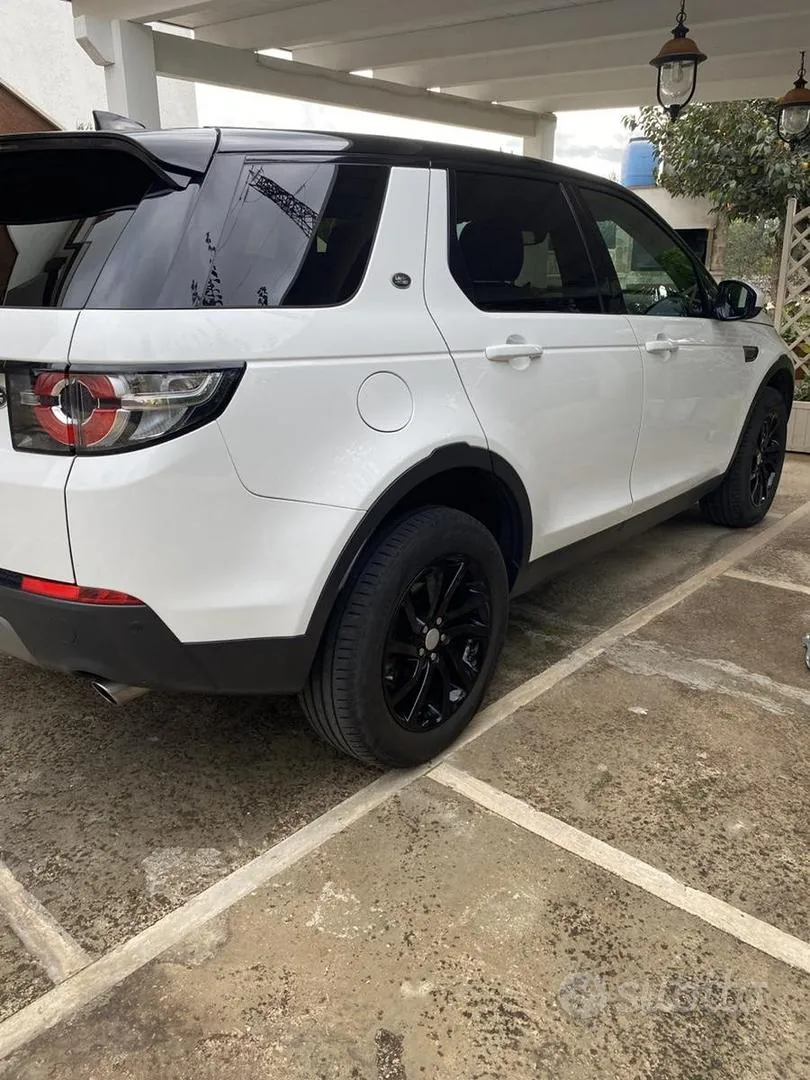 Land Rover Discovery Sport 2018 photo 4
