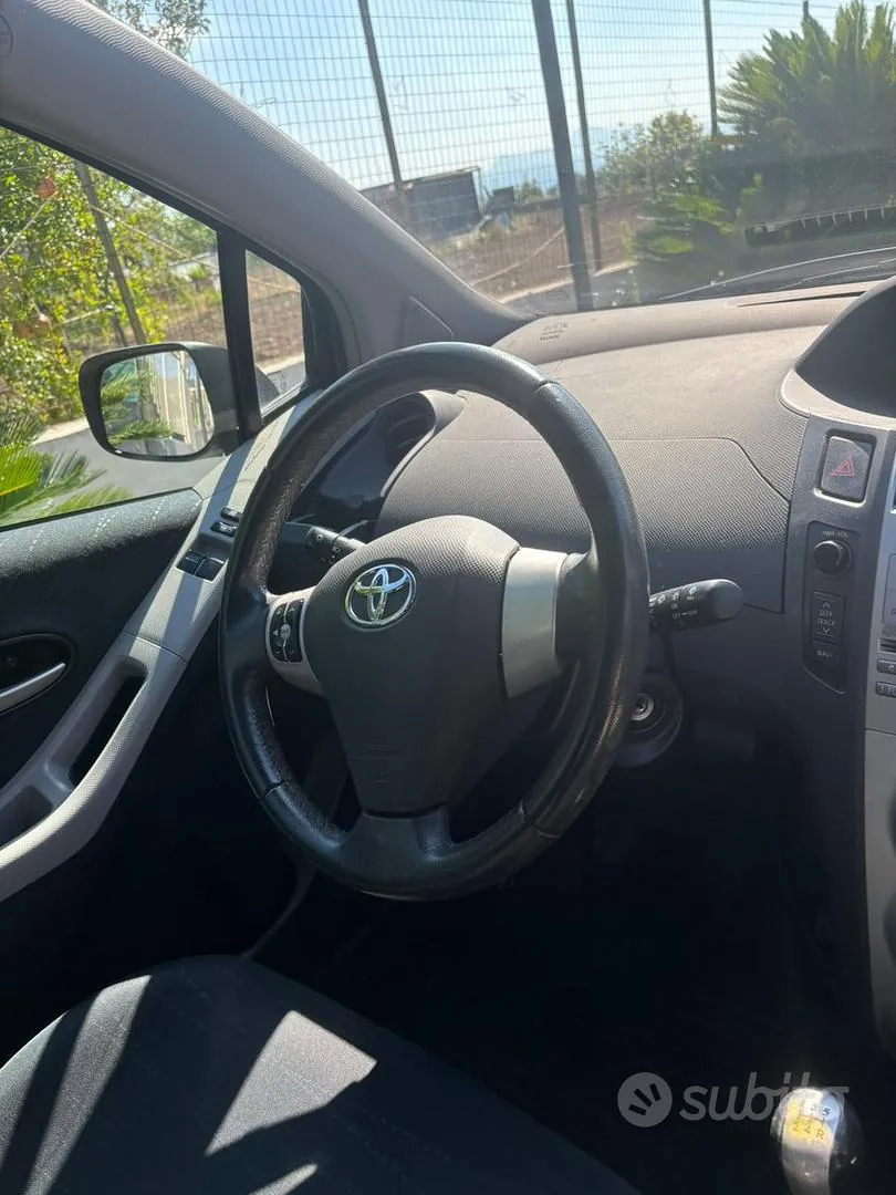 Toyota Yaris 2008 photo 3