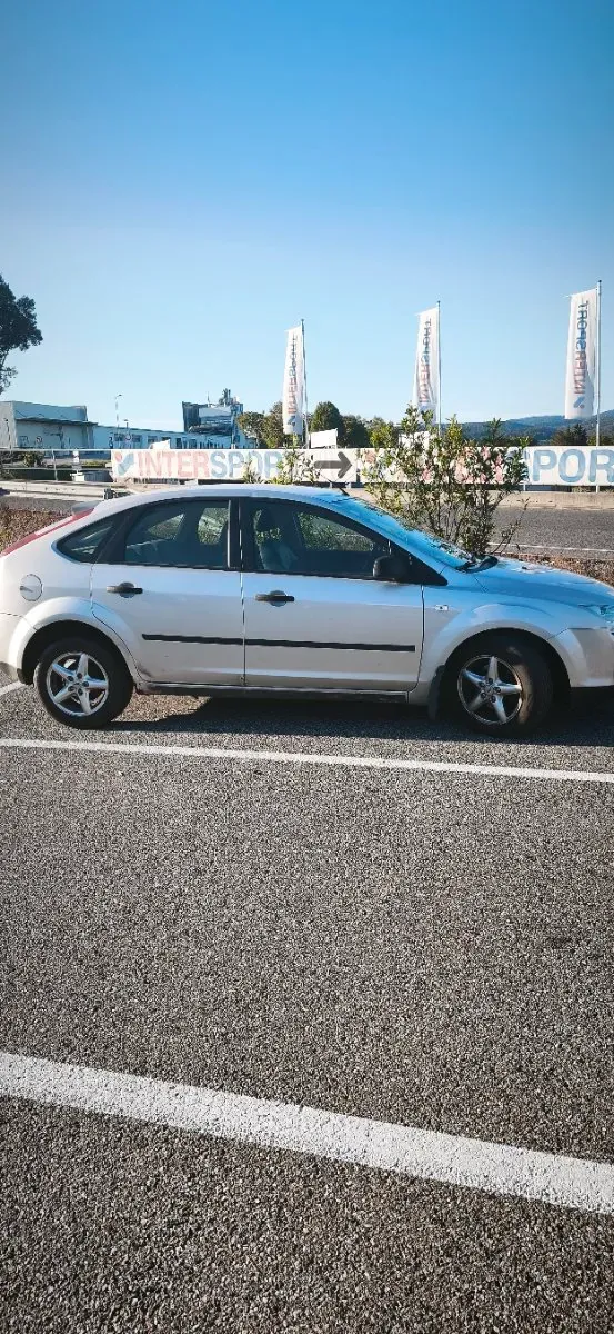 Ford Focus 2005 photo 2