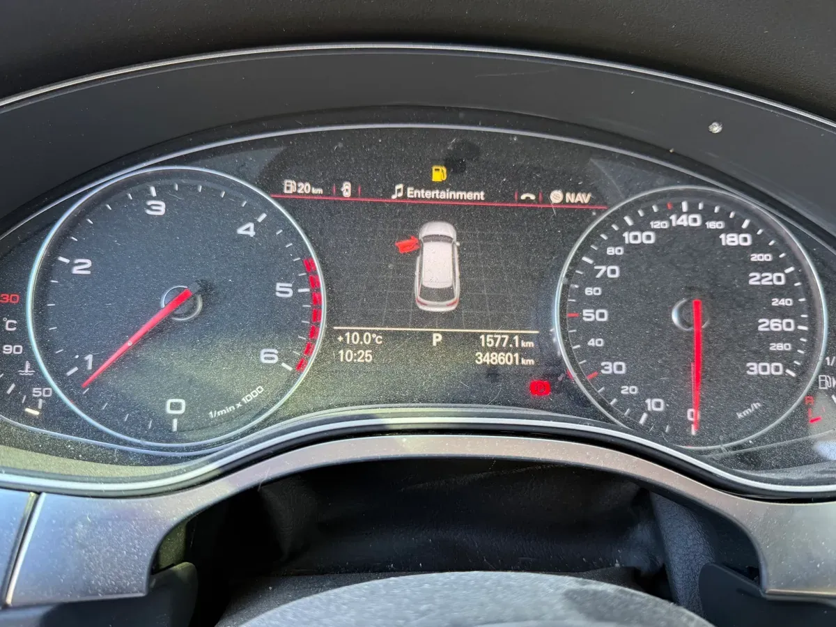 Audi A6 2012 photo 2