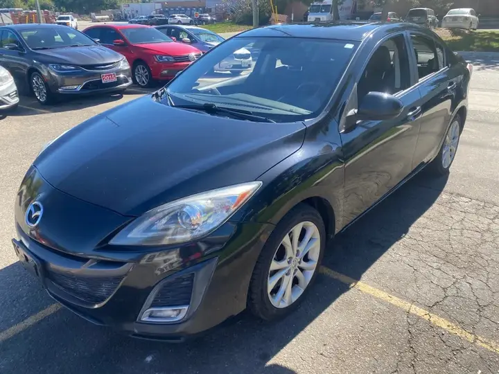 Mazda Mazda3 2011 photo 2