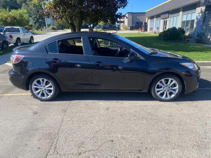 Mazda Mazda3 2011 photo 5