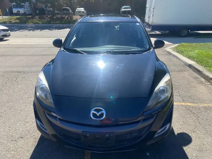 Mazda Mazda3 2011 photo 3