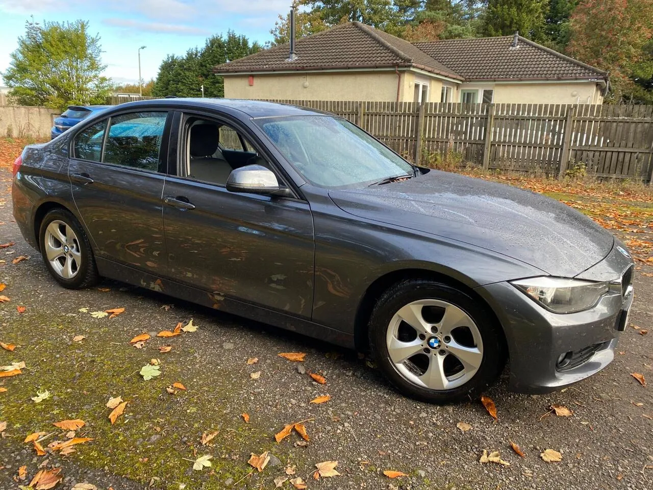BMW 3 Series 2012 photo 2