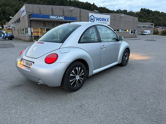 Volkswagen New Beetle 2003 photo 4