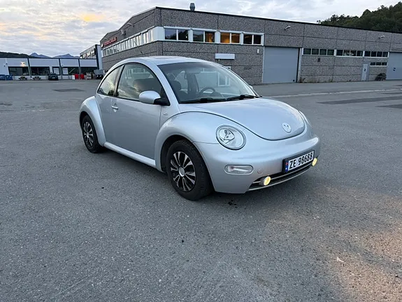 Volkswagen New Beetle 2003 photo 2