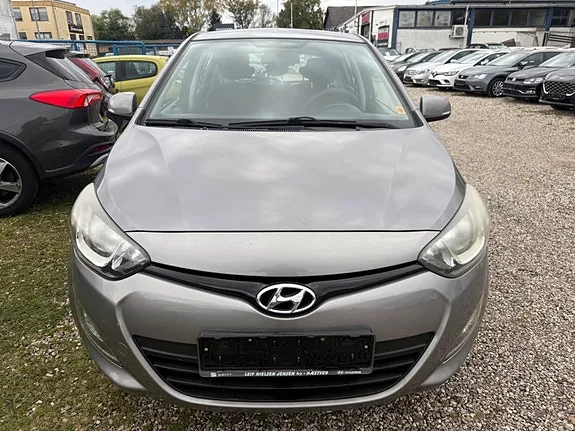 Hyundai I20 2013 photo 2