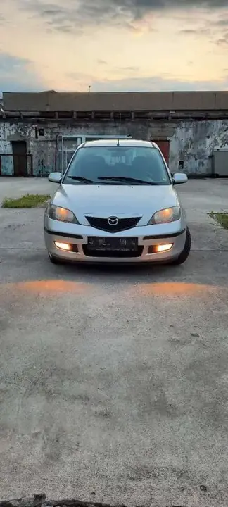 Mazda Mazda2 2004 photo 3