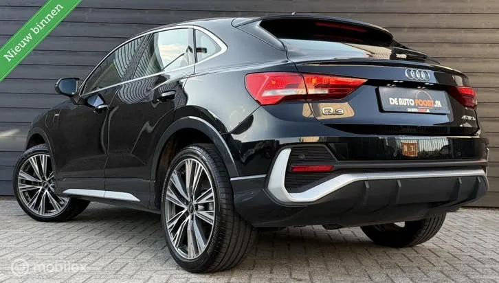Audi Q3 2021 photo 2