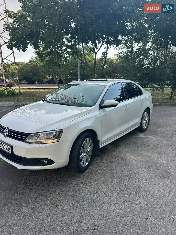 Volkswagen Jetta 2014 photo 2