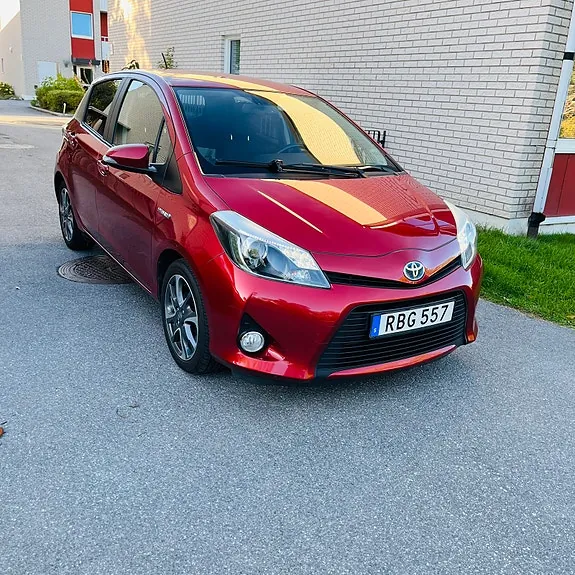 Toyota Yaris 2014 photo 2