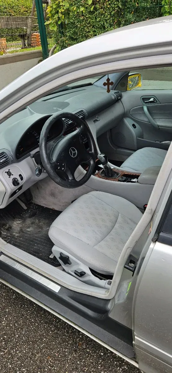 Mercedes-Benz C-Class 2003 photo 3