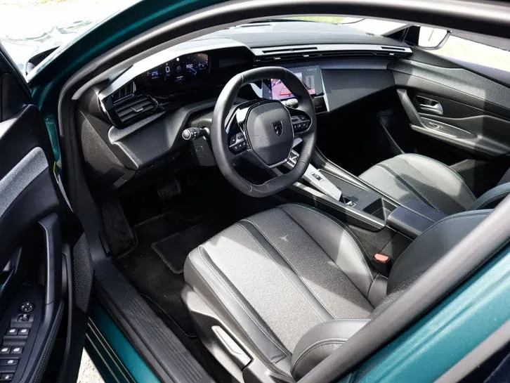 Peugeot 308 2023 photo 3