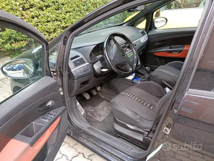 Fiat Grande Punto 2006 photo 3