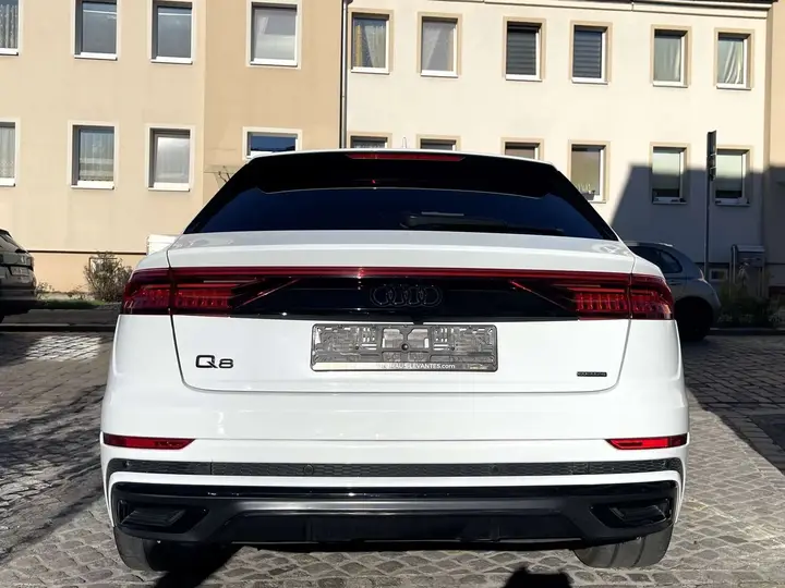 Audi Q8 2021 photo 5
