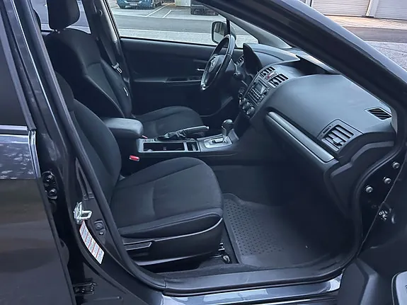 Subaru Xv 2012 photo 2