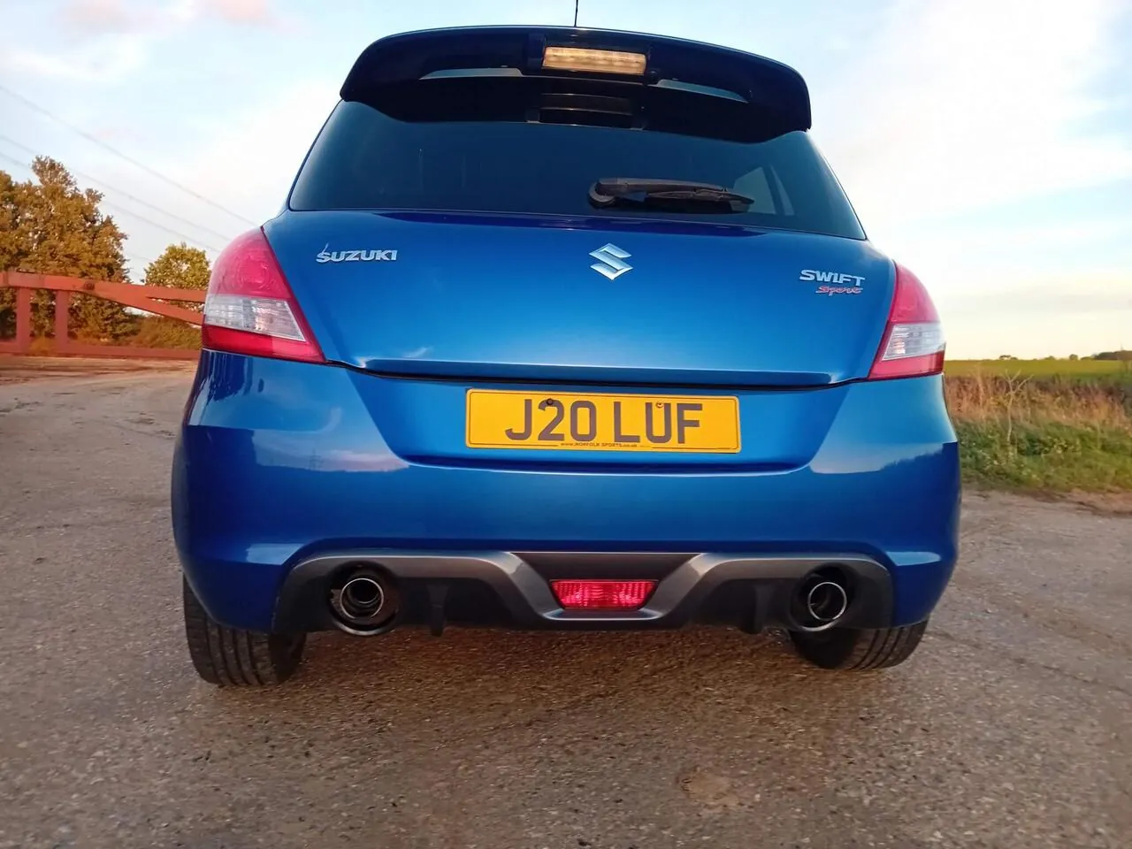 Suzuki Swift 2015 photo 5