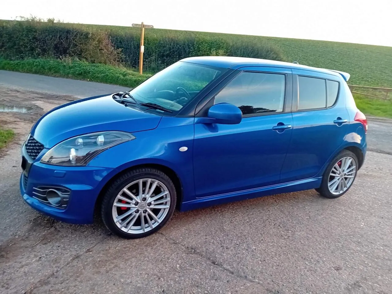 Suzuki Swift 2015 photo 2