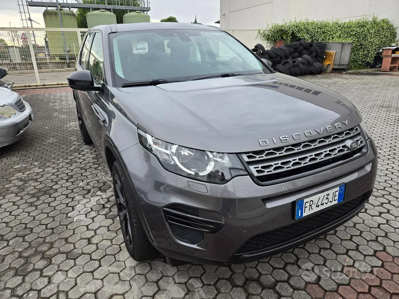 Land Rover Discovery Sport 2018 photo 2