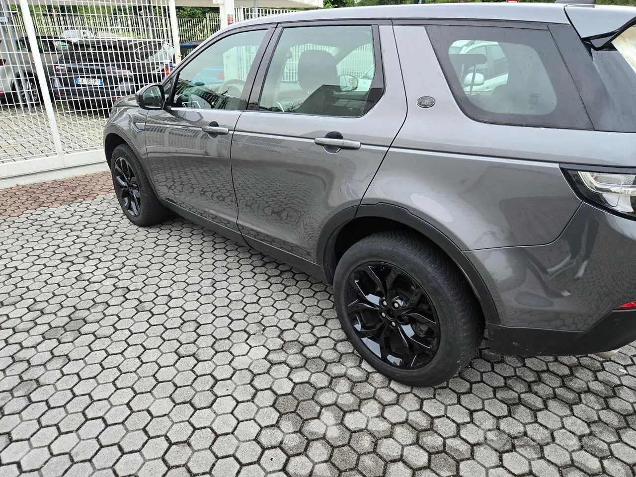Land Rover Discovery Sport 2018 photo 4