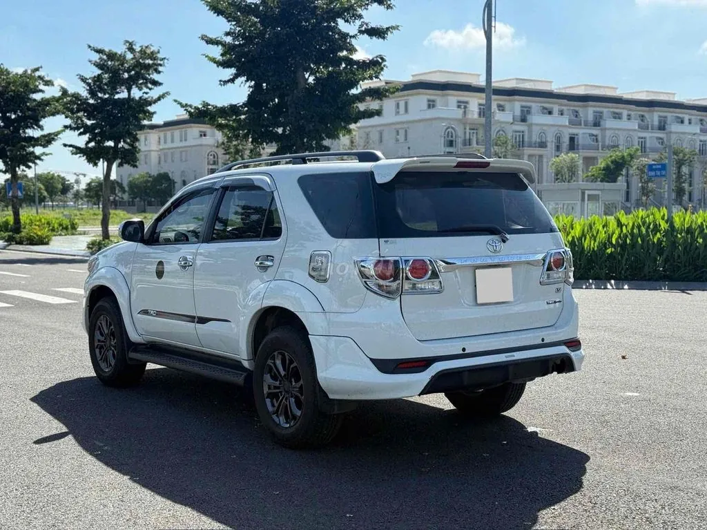 Toyota Fortuner 2015 photo 4