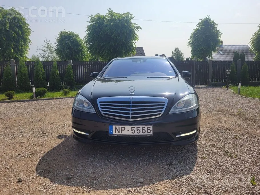 Mercedes-Benz S550