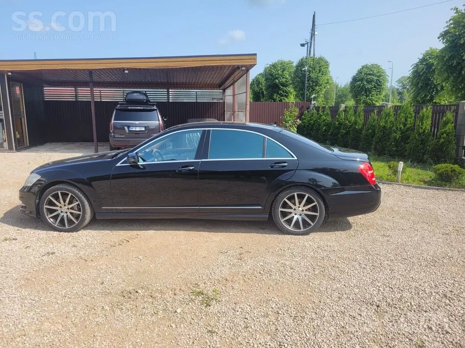 Mercedes-Benz S550 2010 photo 2