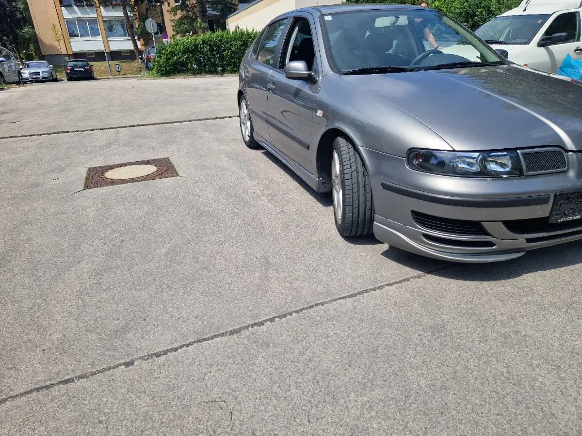 Seat Leon 2002 photo 2