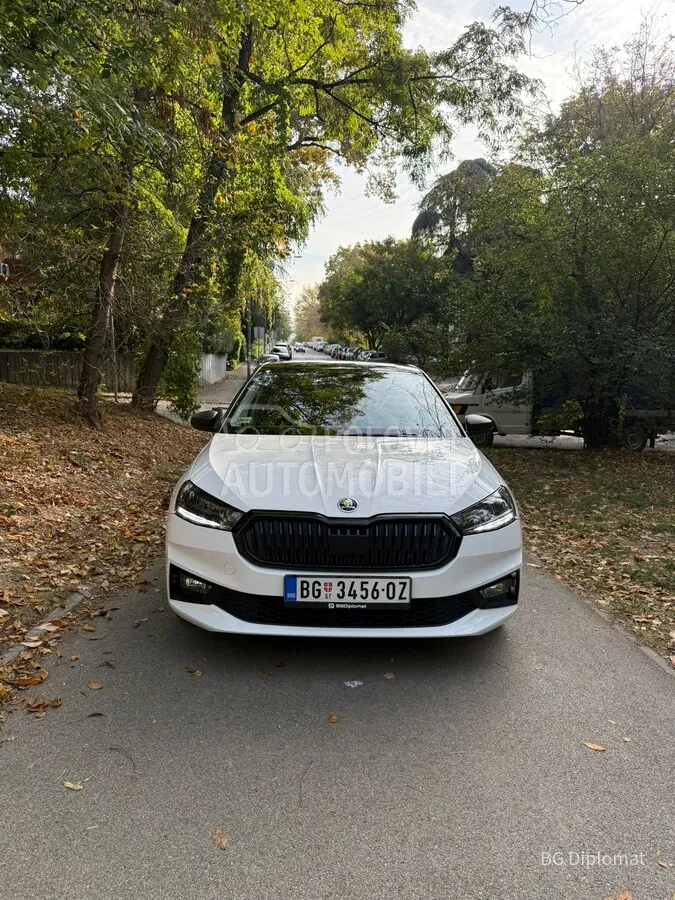 Skoda Fabia 2022 photo 2