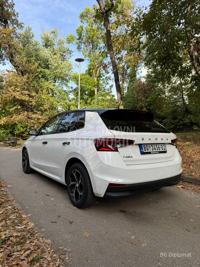 Skoda Fabia 2022 photo 4