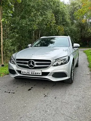 Mercedes-Benz C200