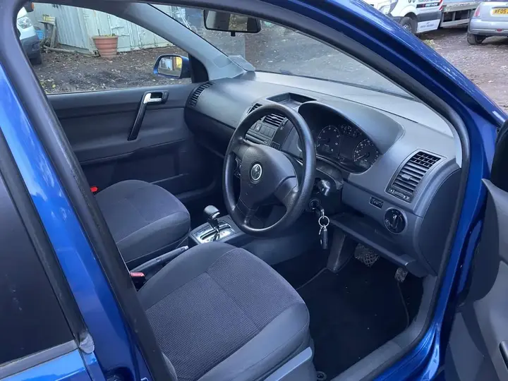 Volkswagen Polo 2007 photo 2