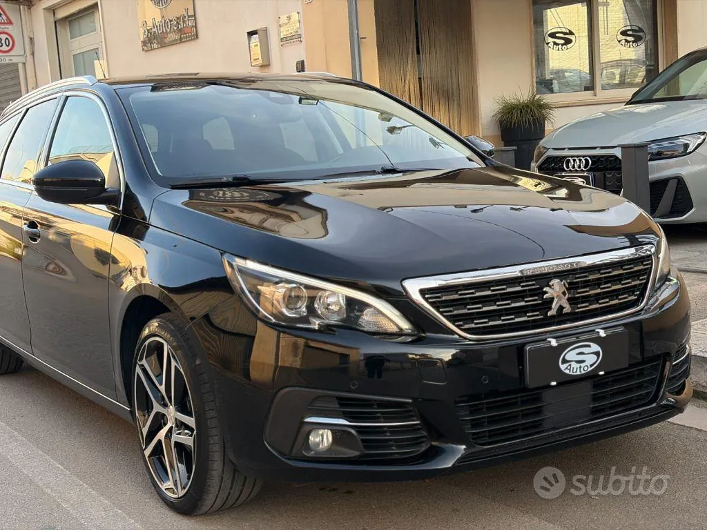 Peugeot 308 2018 photo 2