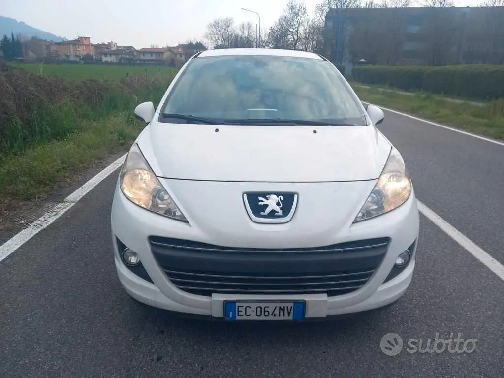 Peugeot 207 2010 photo 4