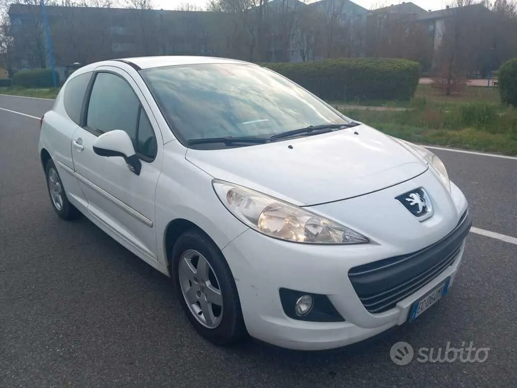 Peugeot 207 2010 photo 2