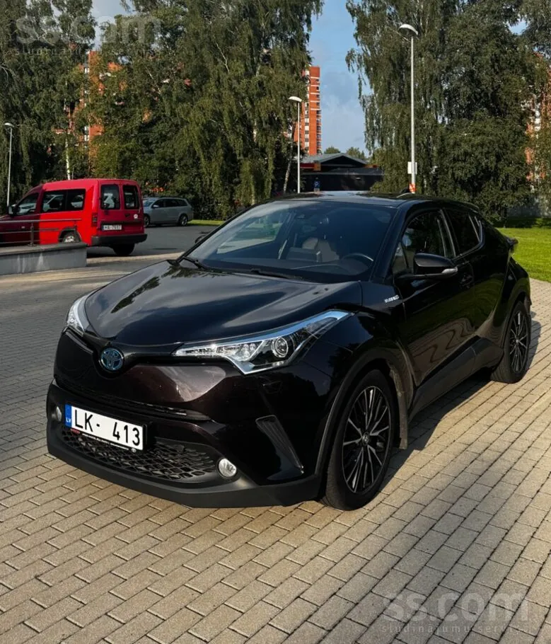 Toyota C-Hr 2019 photo 2