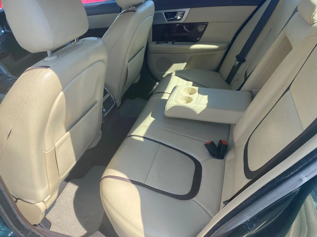 Jaguar Xf 2012 photo 2