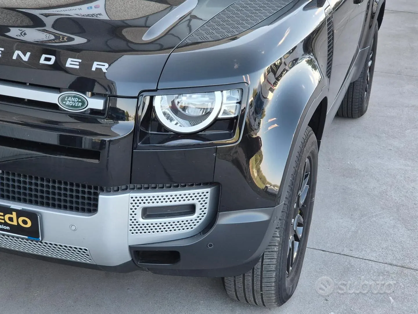 Land Rover Defender 2023 photo 3