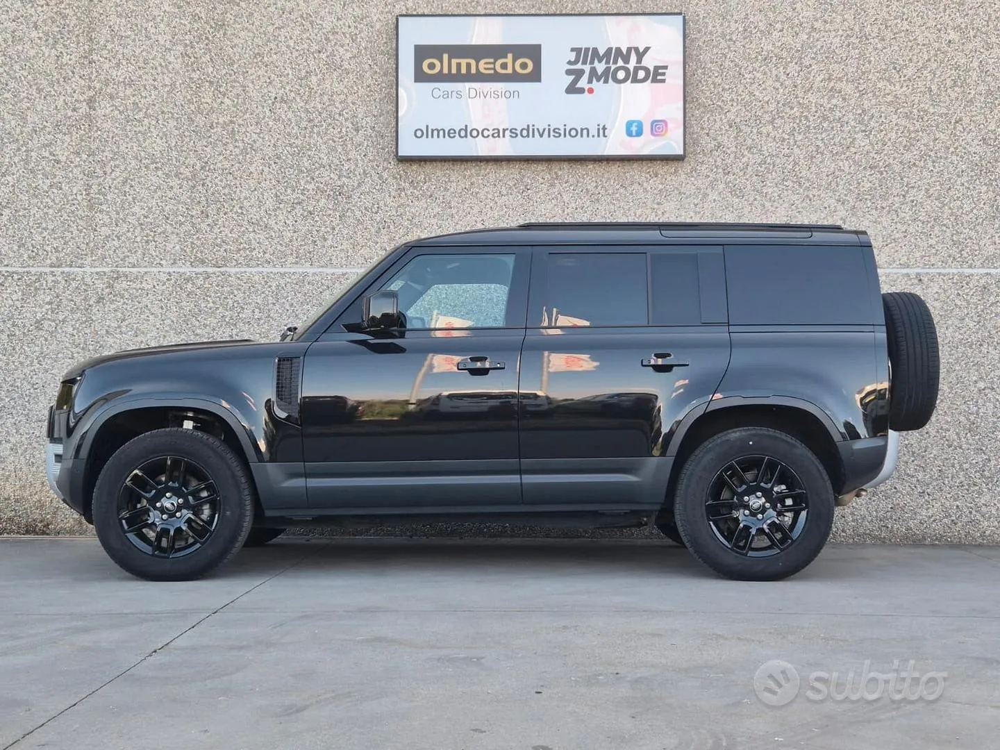 Land Rover Defender 2023 photo 2