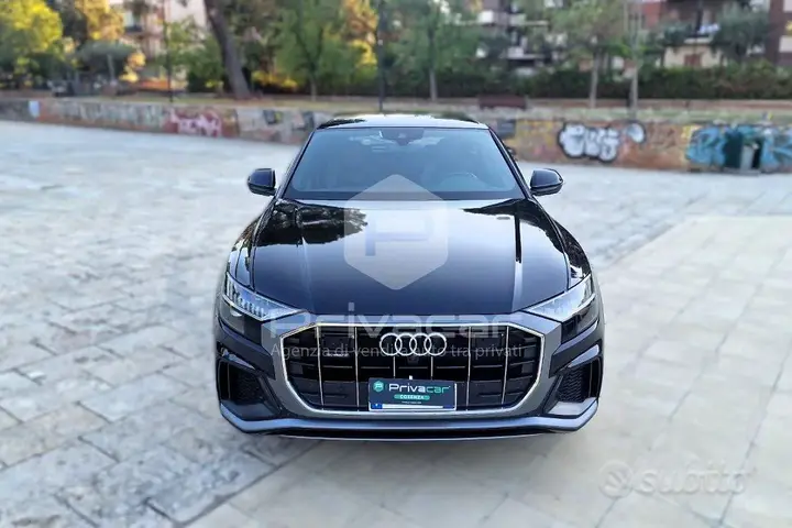 Audi Q8 2021 photo 2