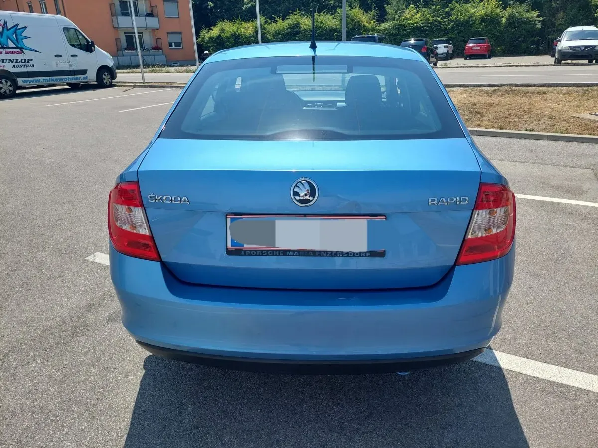 Skoda Rapid 2013 photo 3