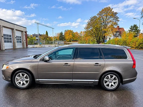 Volvo V70 2010 photo 4