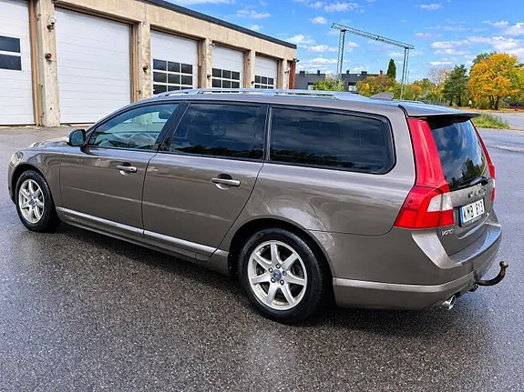 Volvo V70 2010 photo 3
